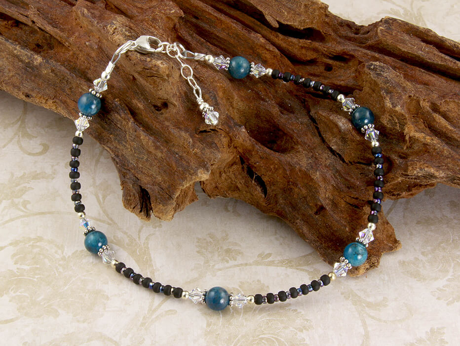Beaded Jewelry: Nostalgia is the Future of the Fashion Industry