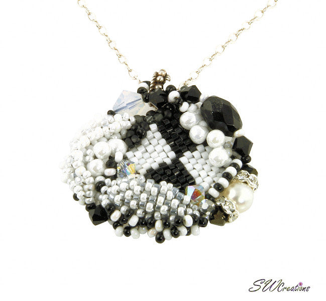 Noir Sur Blanc Bead Art Pendant - SWCreations
 - 1